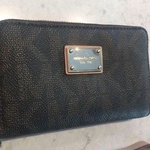 Lowest price Brand new MK gold logo dainty clutch